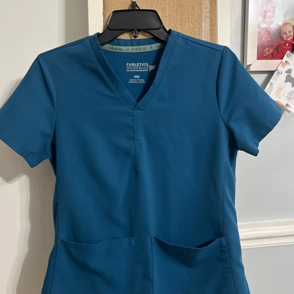 Fabletics Women's Teal Short Sleeve Top